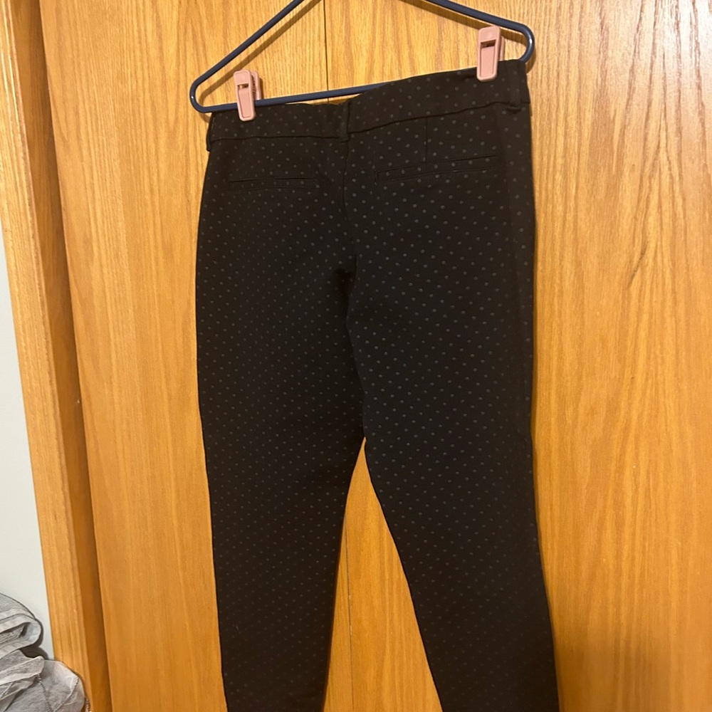 Old Navy Pixie Capris. - image 4